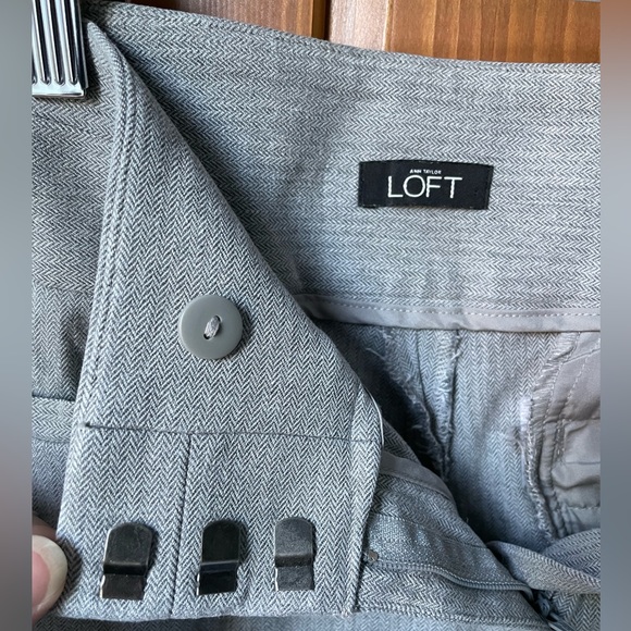 GUC- Ann Taylor LOFT light grey skinny pants Size 6 (waist 15.5”) - Picture 3 of 6